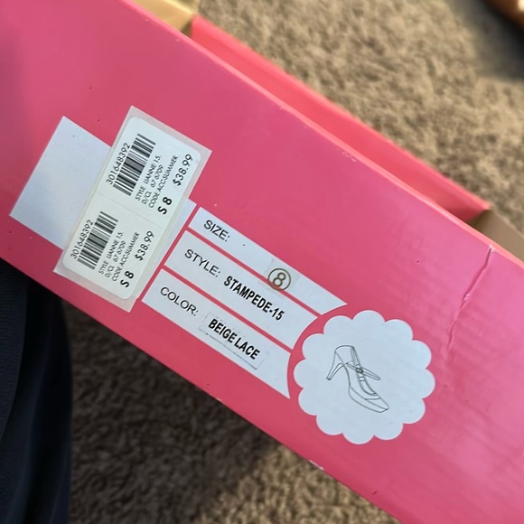 heels - Picture 9 of 10